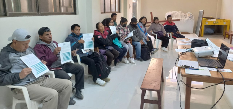 Oruro: Personas con discapacidad auditiva se informan sobre los detalles del Censo 2024